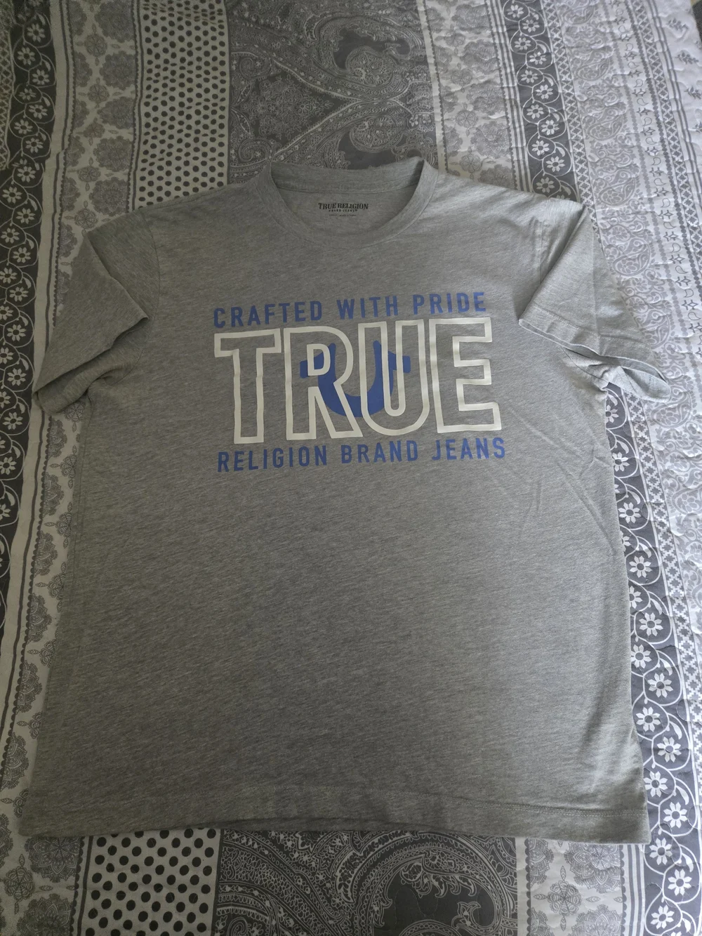 True Religion 'TRUE' Graphic Tee in Gray & Blue Size Large